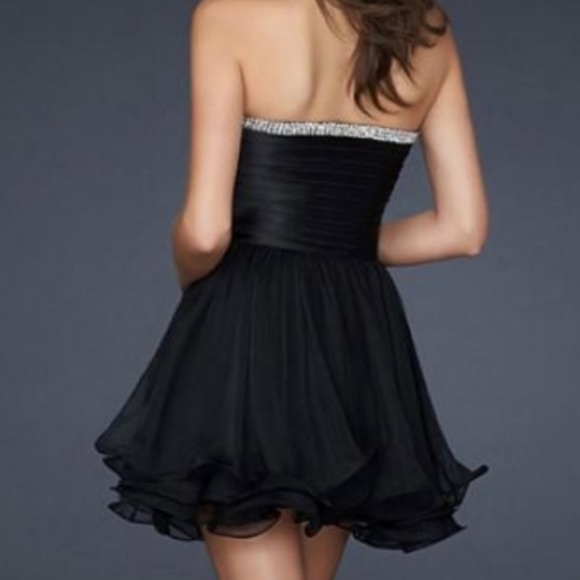 La Femme Short Black Strapless Cocktail Dress Size 6 - Picture 2 of 9